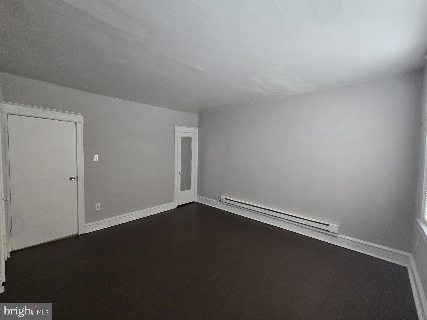 5206 Euclid St #2nd Floor Property Photo 6