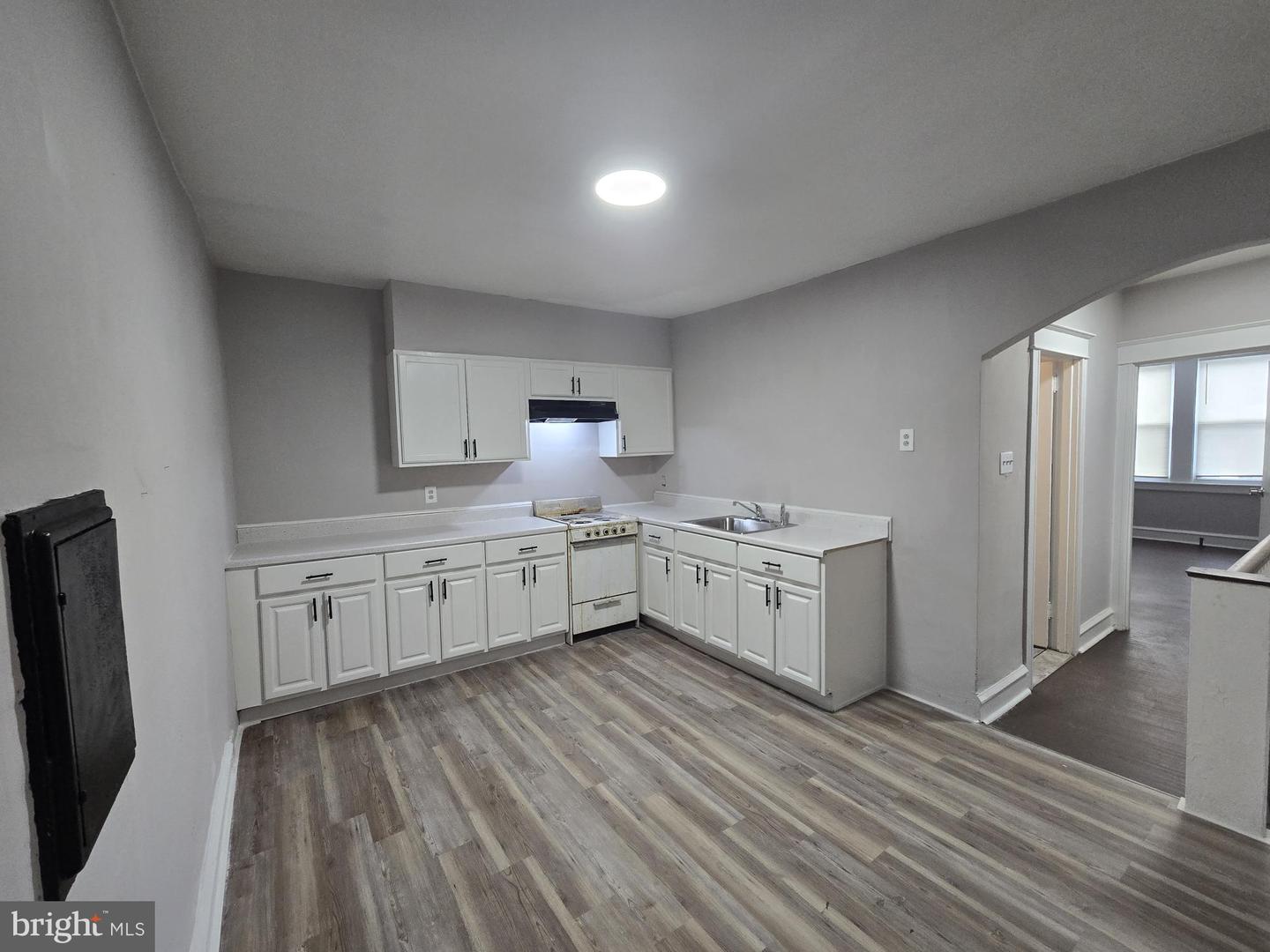 5206 Euclid St #2nd Floor Property Photo 8