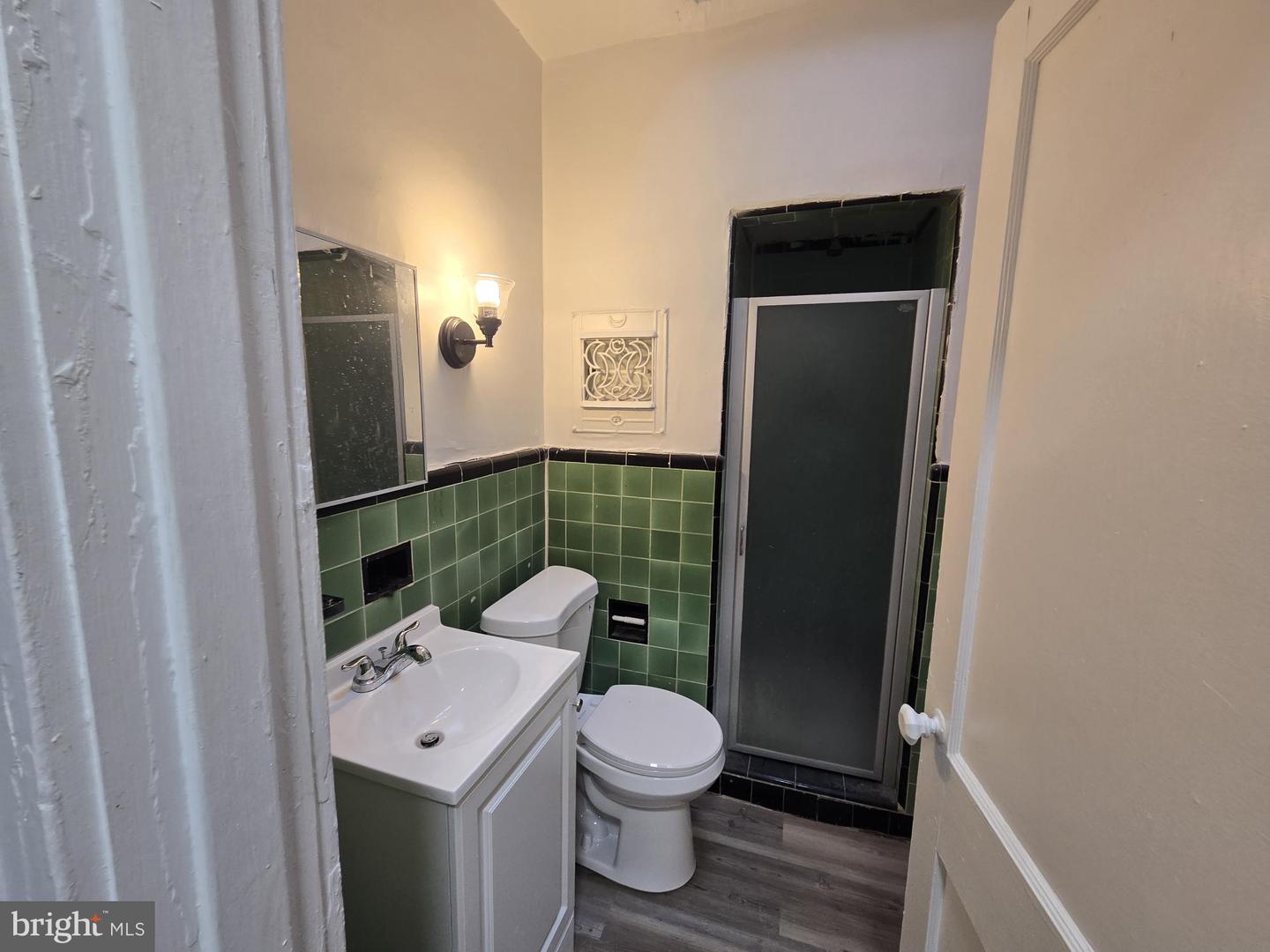 5206 Euclid St #2nd Floor Property Photo 11