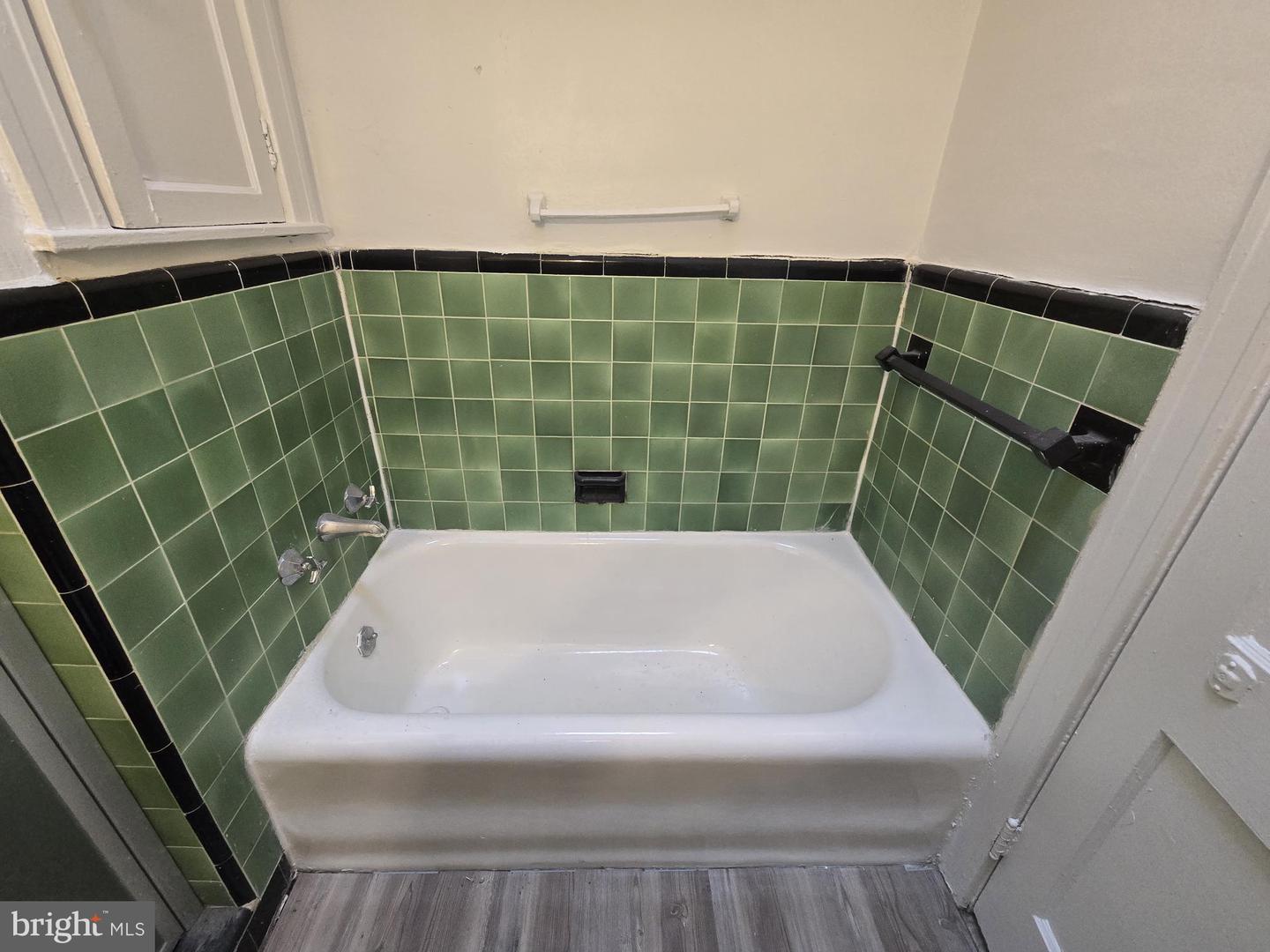 5206 Euclid St #2nd Floor Property Photo 12