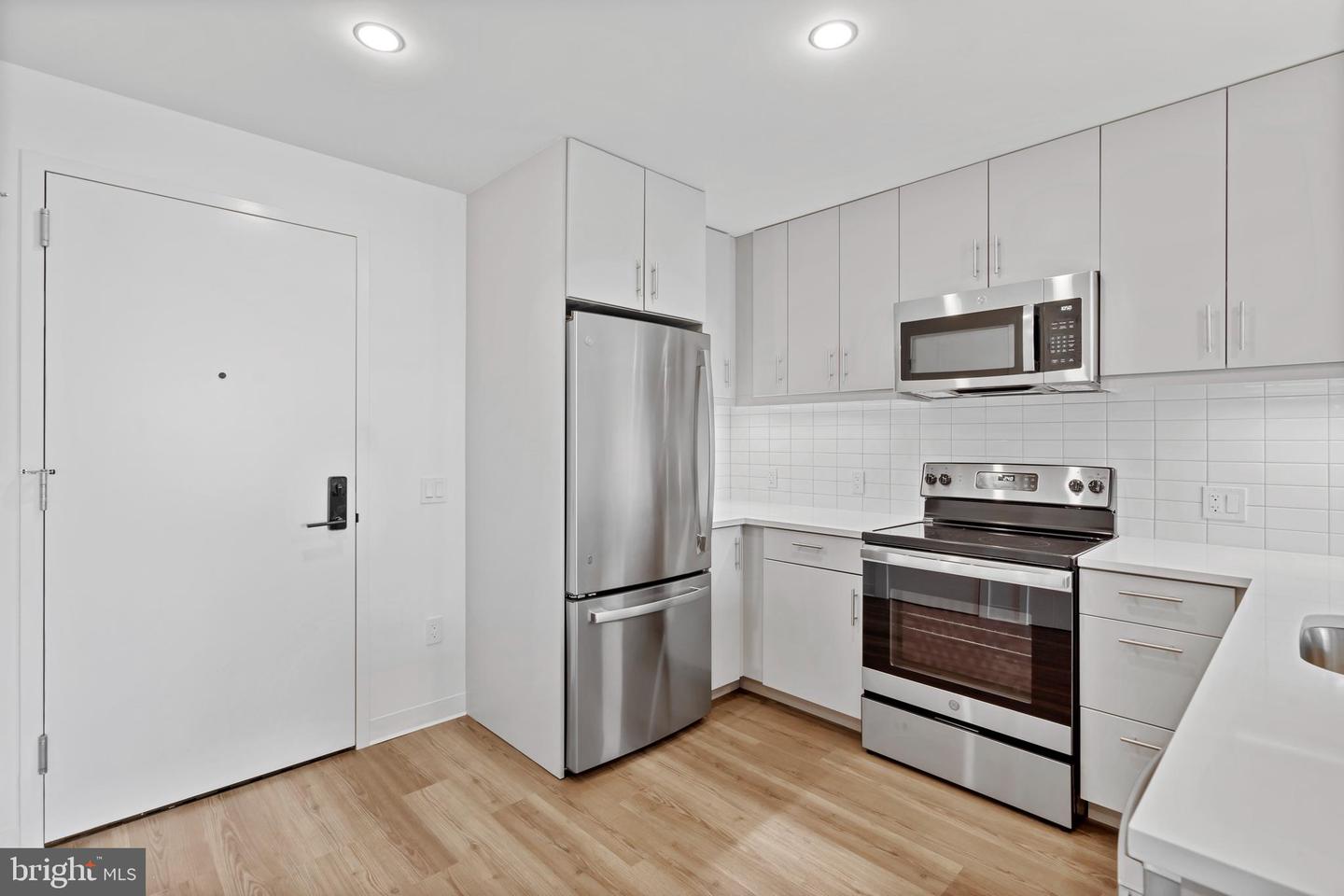 569 N 5th Street #922 Property Photo 4
