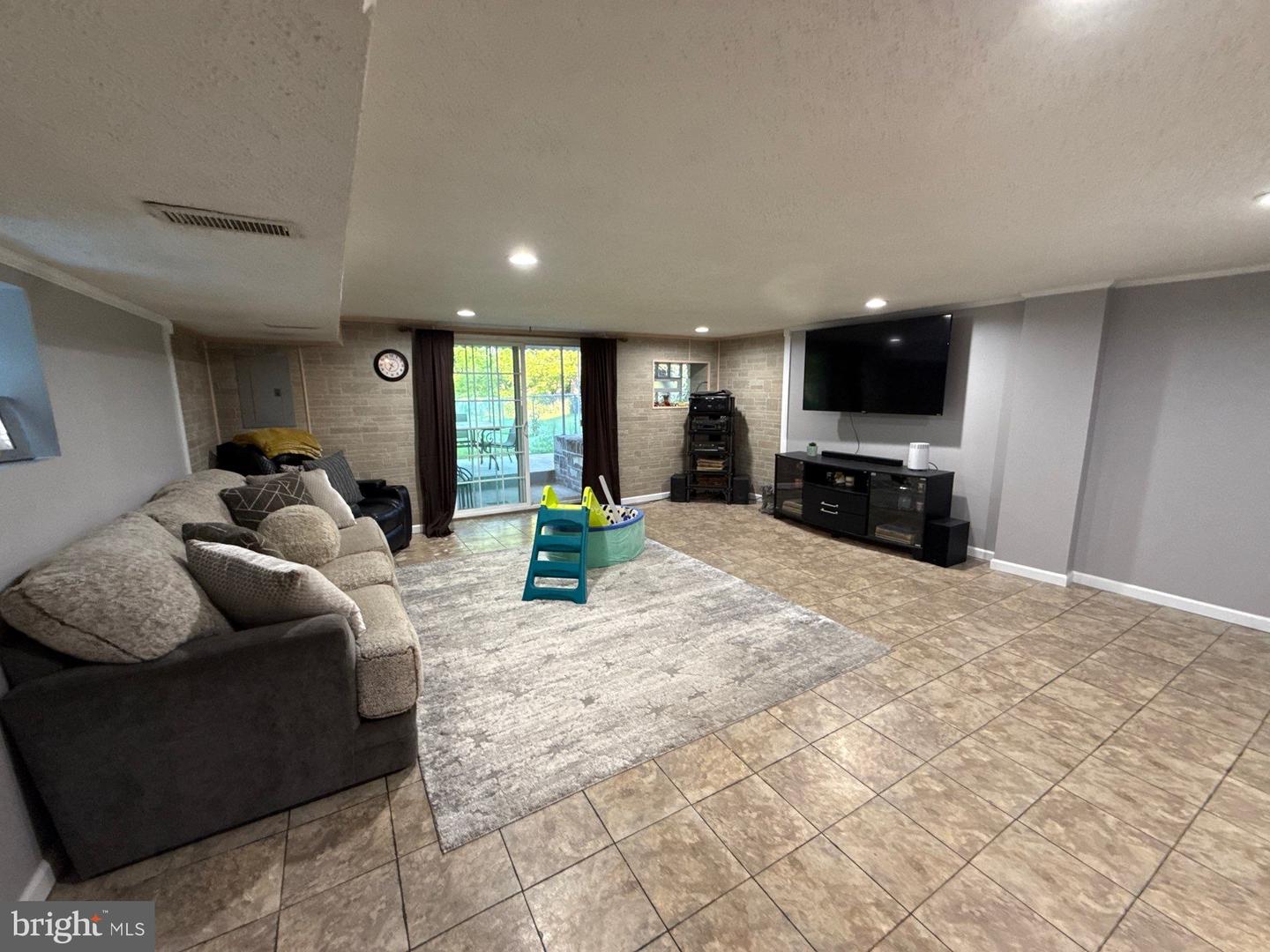 7923 Anita Dr Property Photo 4