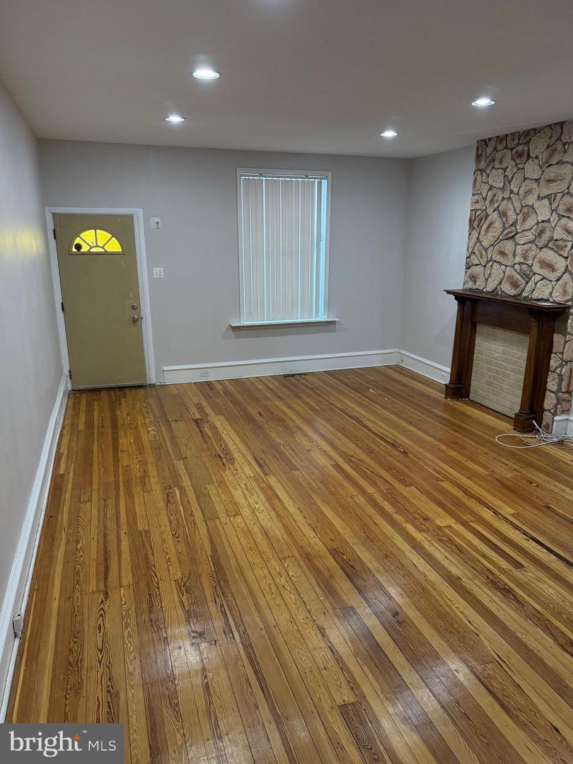 5536 Ridge Ave Property Photo 2