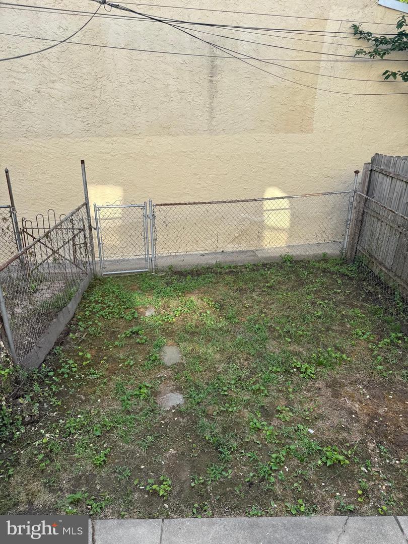 5536 Ridge Ave Property Photo 14