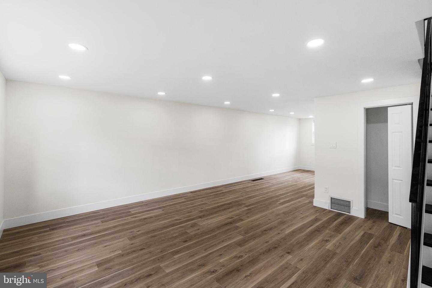 7270 Cornelius St Property Photo 4