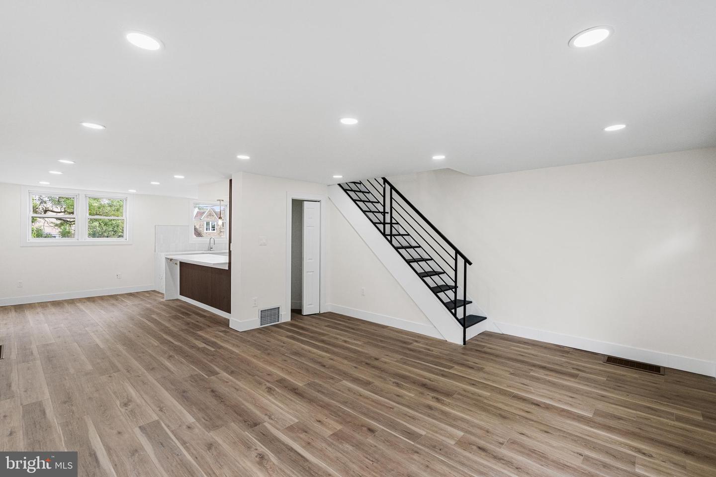 7270 Cornelius St Property Photo 6