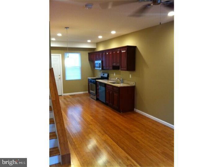 2307 E Harold St Property Photo 3