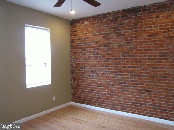 2307 E Harold St Property Photo 6