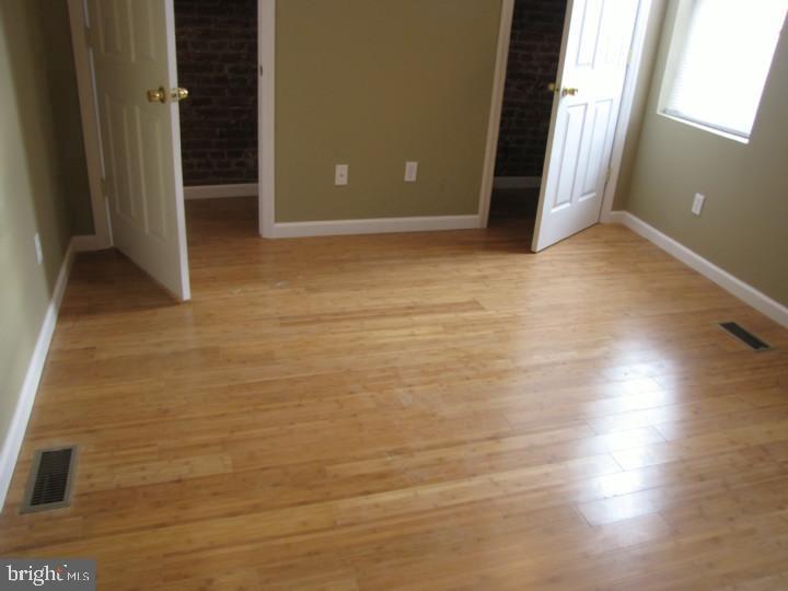 2307 E Harold St Property Photo 7