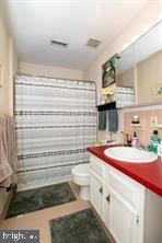 2047 Green St Property Photo 15