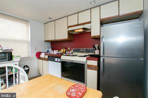 2047 Green St Property Photo 28