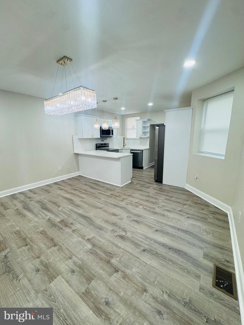 1840 73rd Ave Property Photo 7