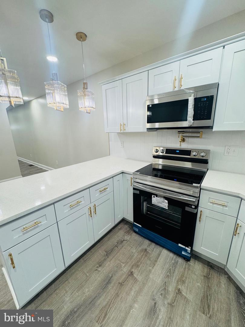 1840 73rd Ave Property Photo 16