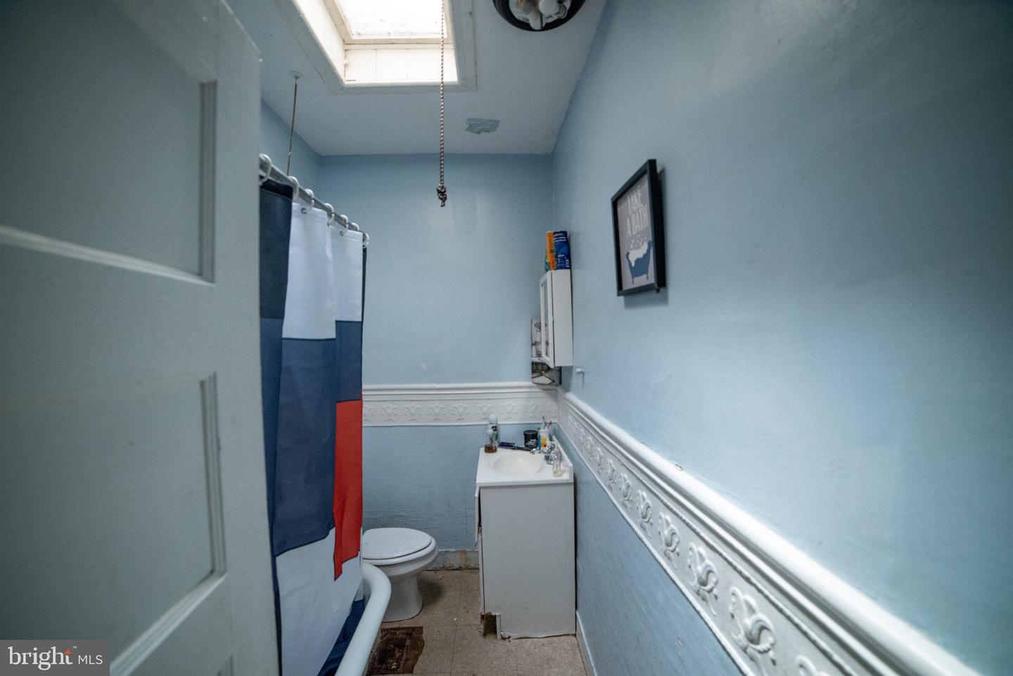 1319 N Alden St Property Photo 4