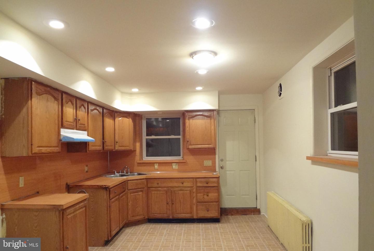 607 Mifflin St Property Photo 8