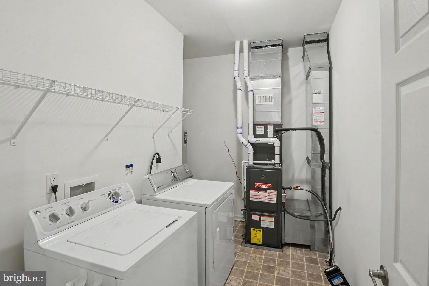 15070 Dahlia Dr Property Photo 14