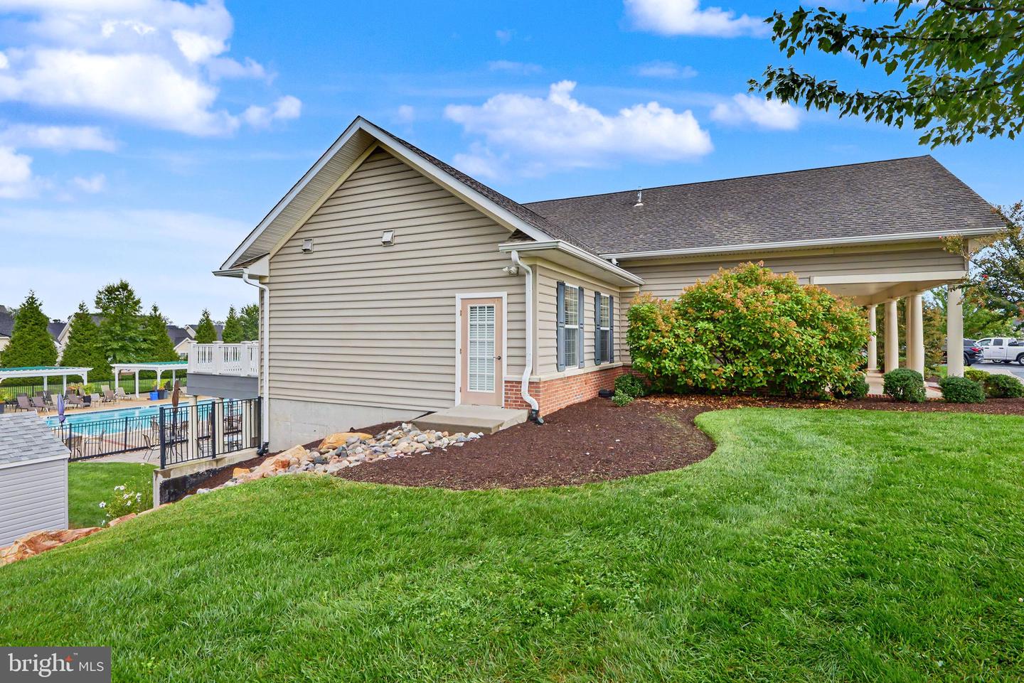 15070 Dahlia Dr Property Photo 24