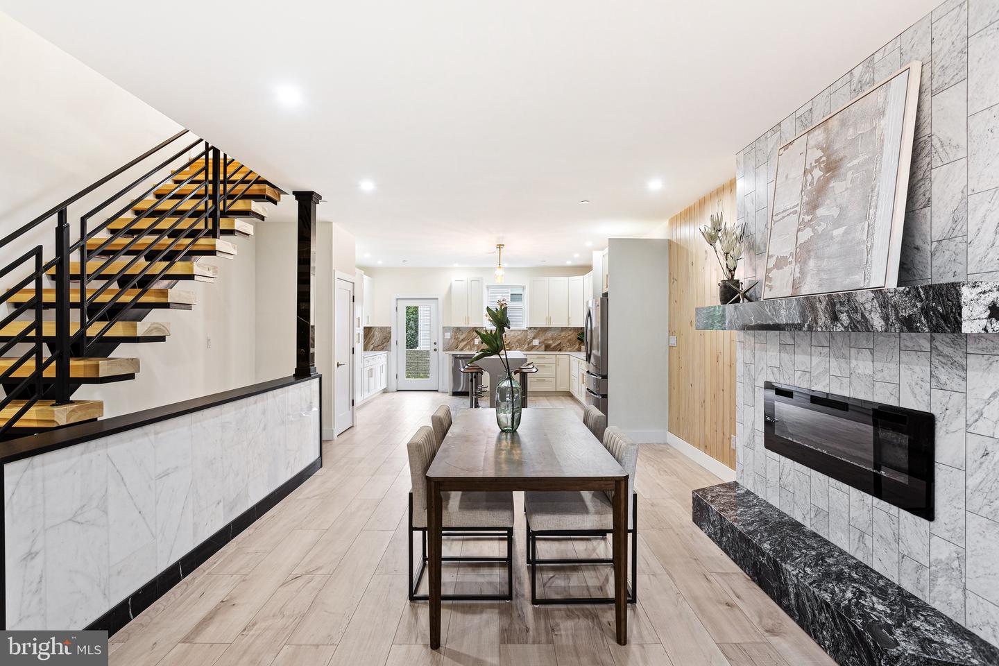 6995 Pechin St #unit 8 Property Photo 3