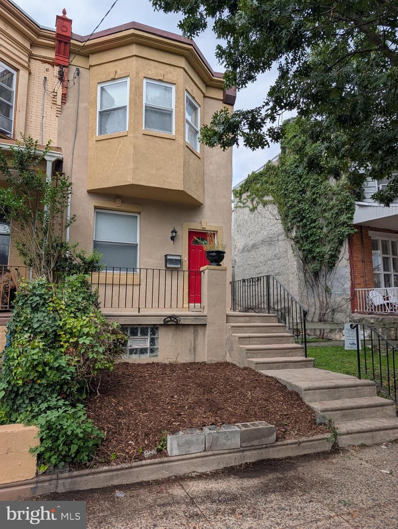 5013 Brown St Property Photo 1