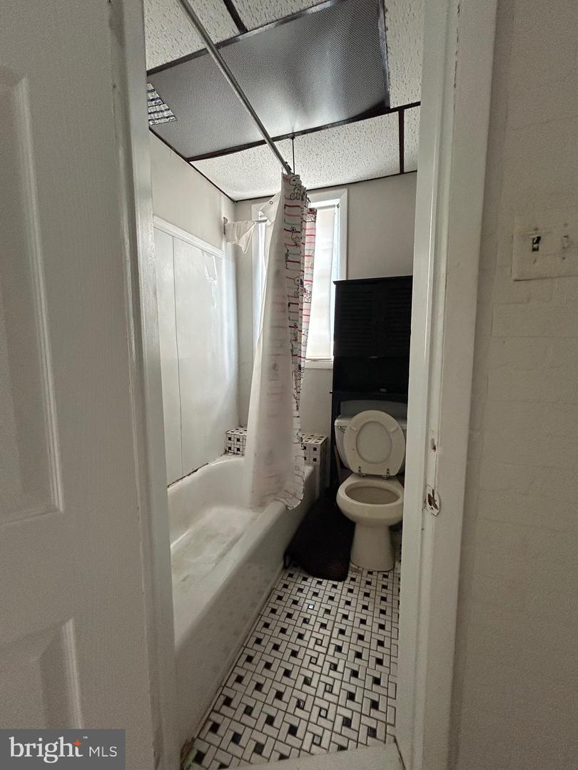 540 Fernon St Property Photo 15