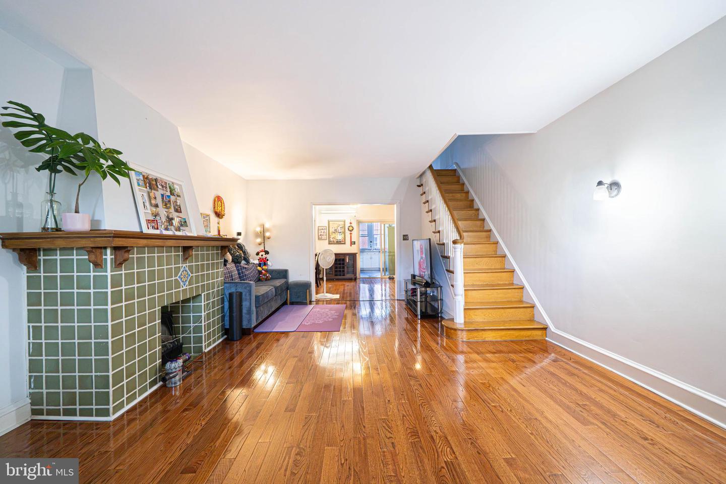 3241 Wellington St Property Photo 3
