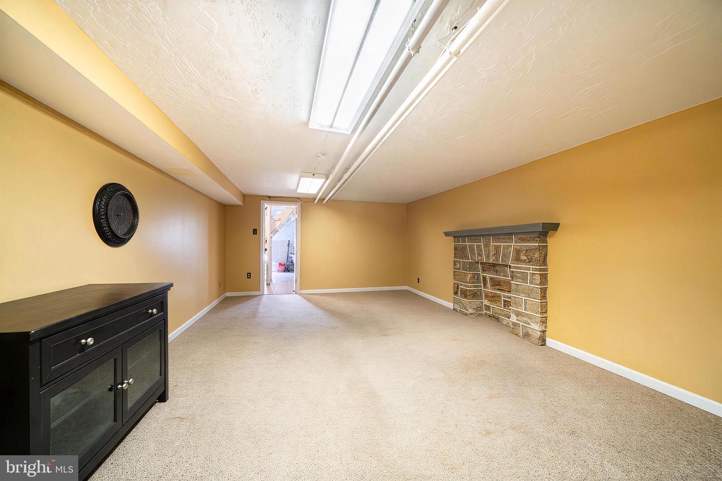 3241 Wellington St Property Photo 18