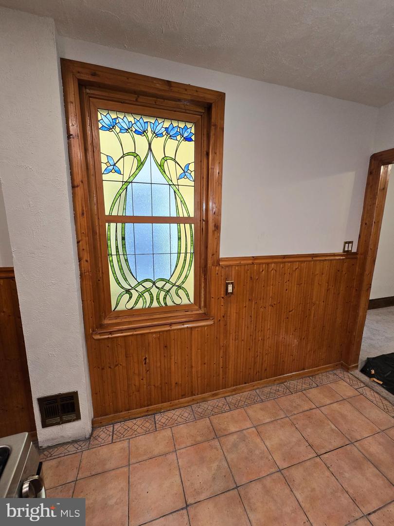 5533 Poplar St Property Photo 5