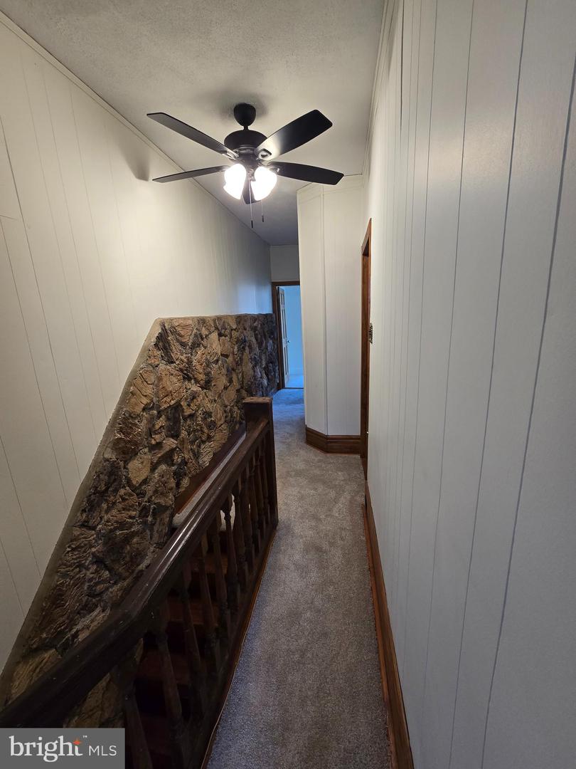 5533 Poplar St Property Photo 6