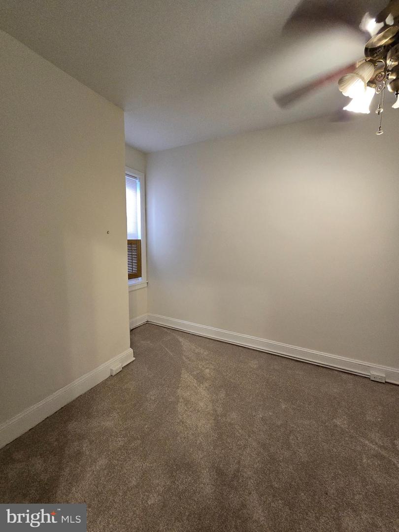 5533 Poplar St Property Photo 9