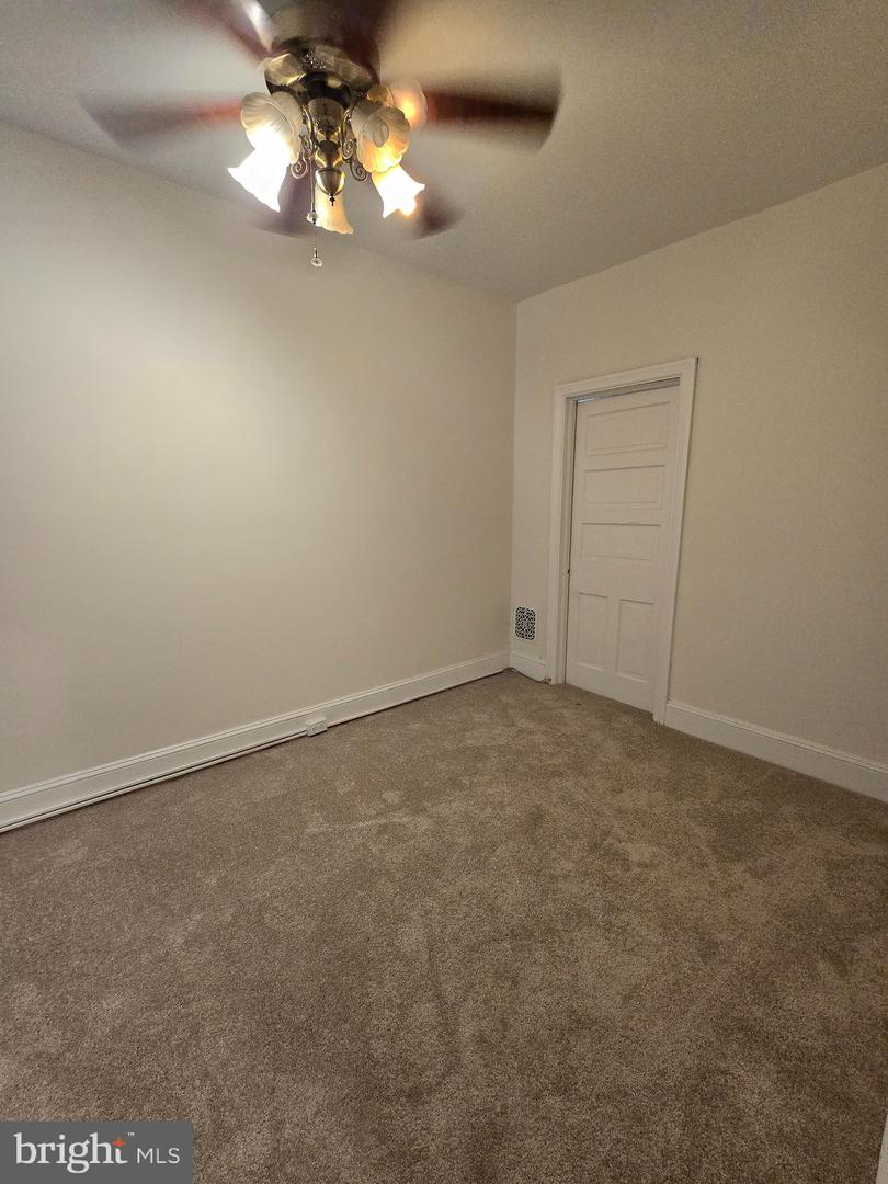 5533 Poplar St Property Photo 10