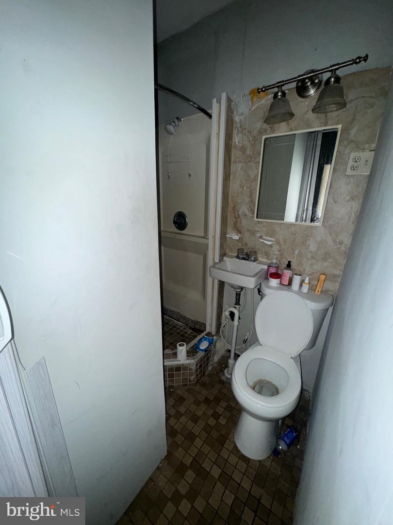 4035 Neilson St Property Photo 7