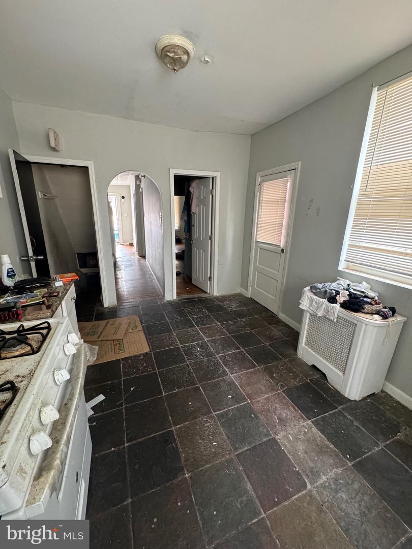 4035 Neilson St Property Photo 10