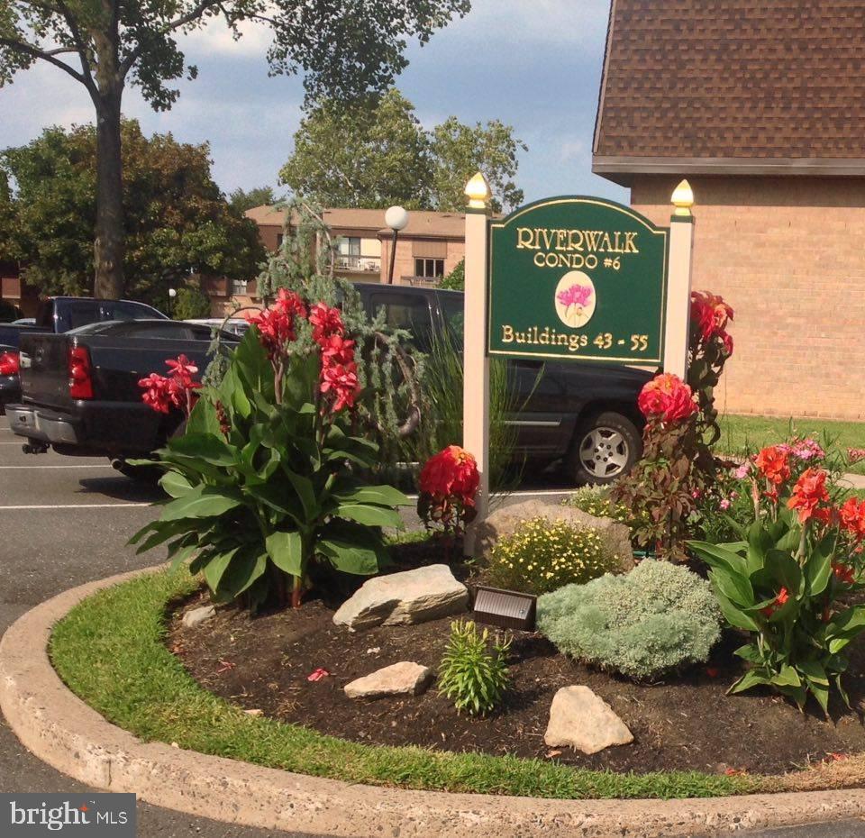 44203-00 Delaire Landing Rd #203 Property Photo 2