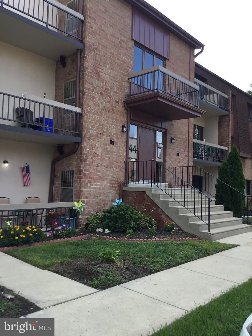 44203-00 Delaire Landing Rd #203 Property Photo 4