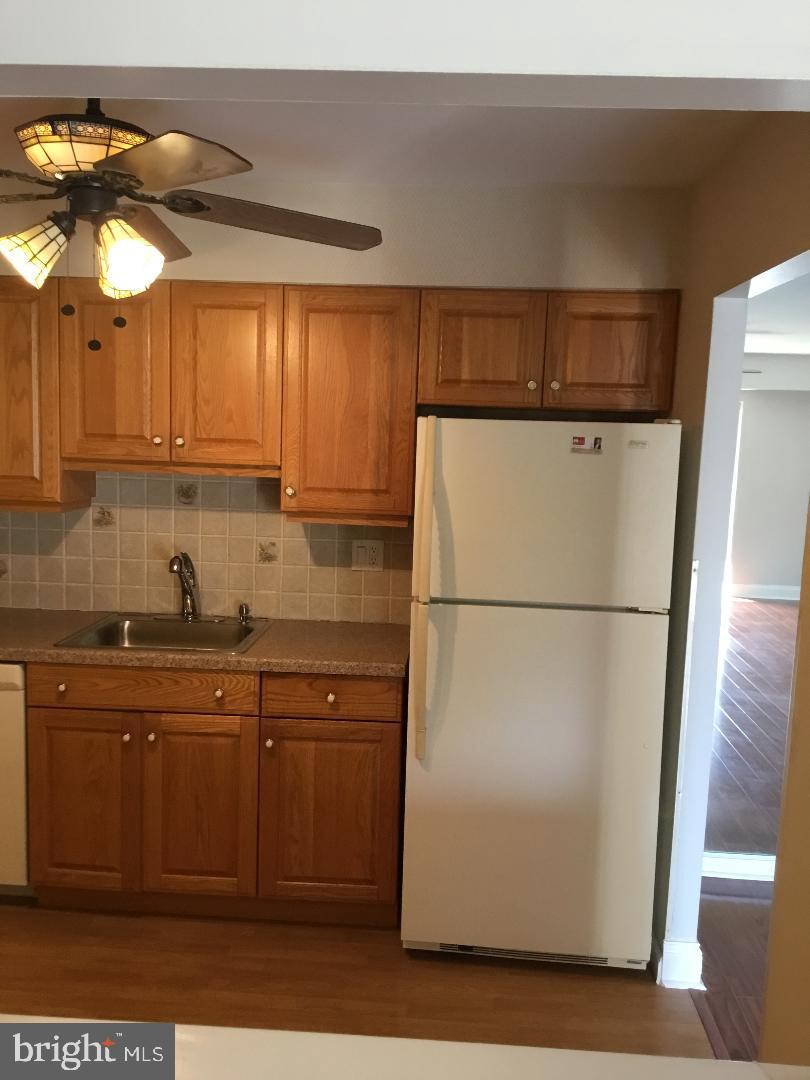 44203-00 Delaire Landing Rd #203 Property Photo 7