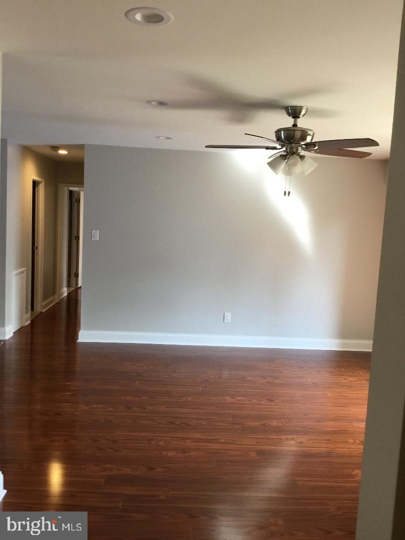 44203-00 Delaire Landing Rd #203 Property Photo 11