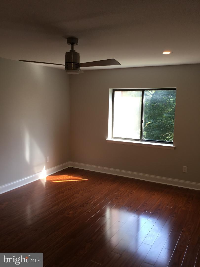 44203-00 Delaire Landing Rd #203 Property Photo 14