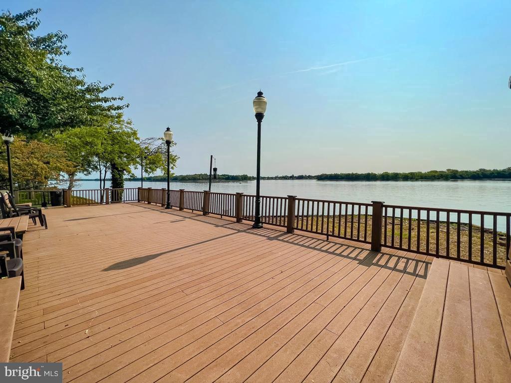 44203-00 Delaire Landing Rd #203 Property Photo 30