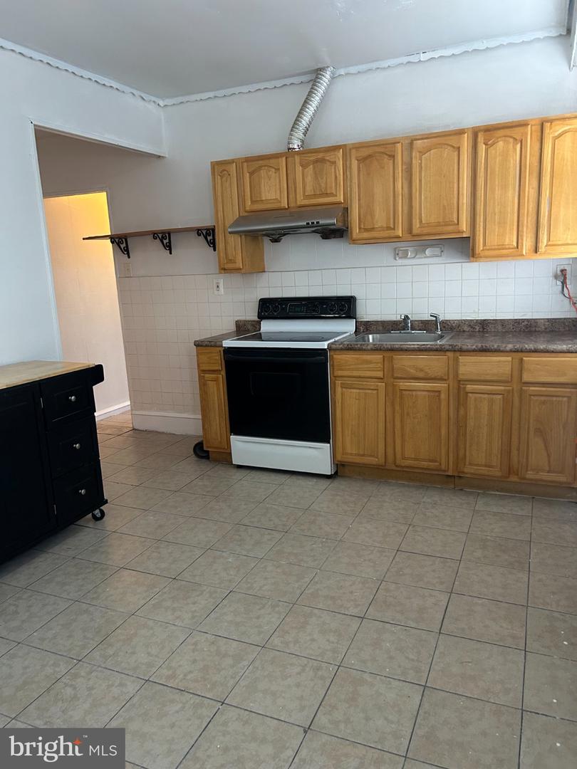 1515 Dickinson St S #1 Property Photo 3