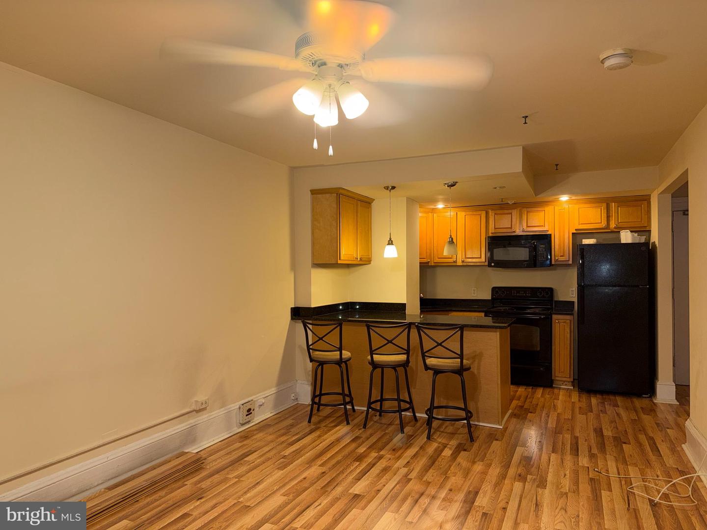 1324 Locust St #206 Property Photo 2