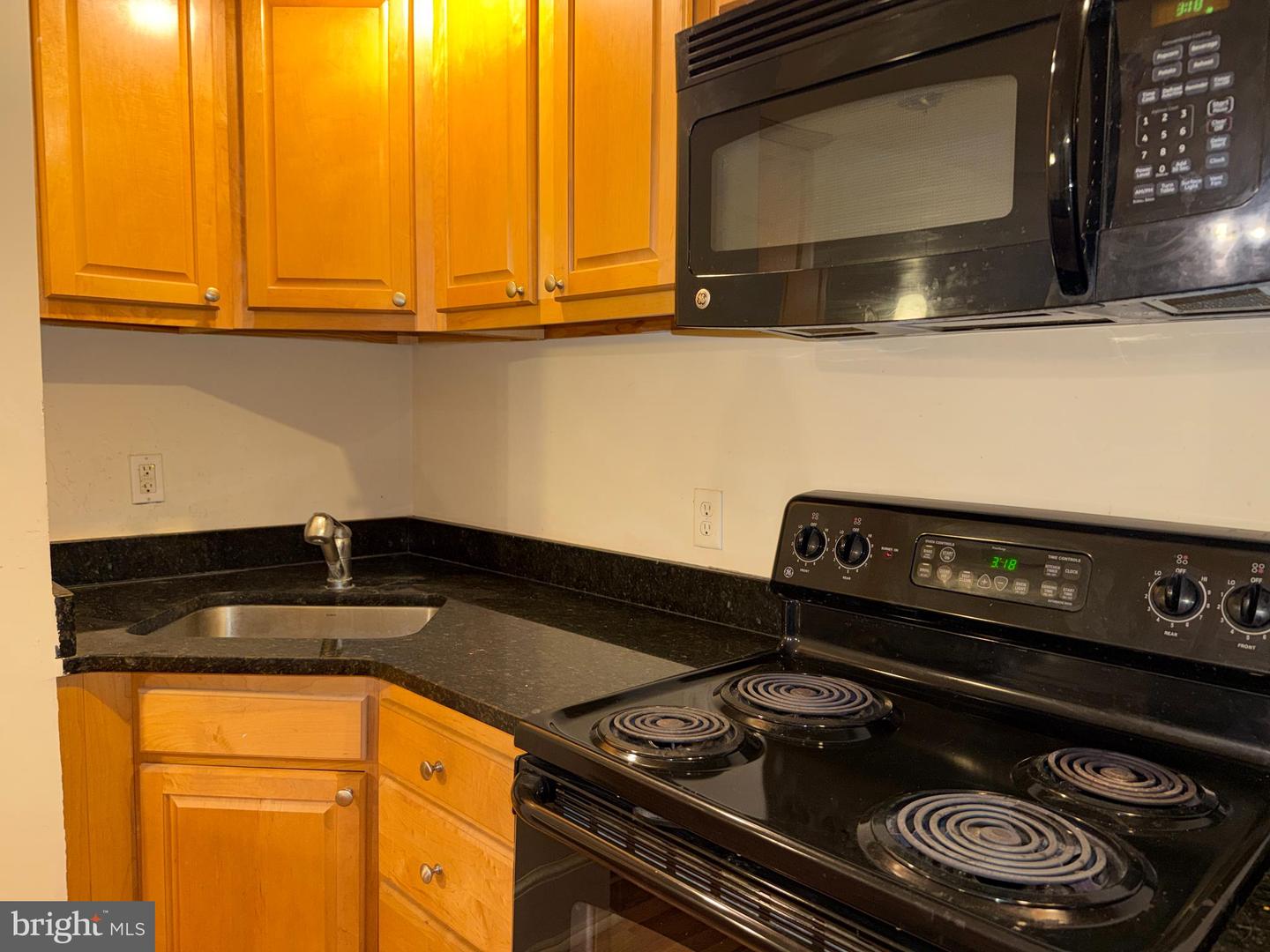 1324 Locust St #206 Property Photo 8