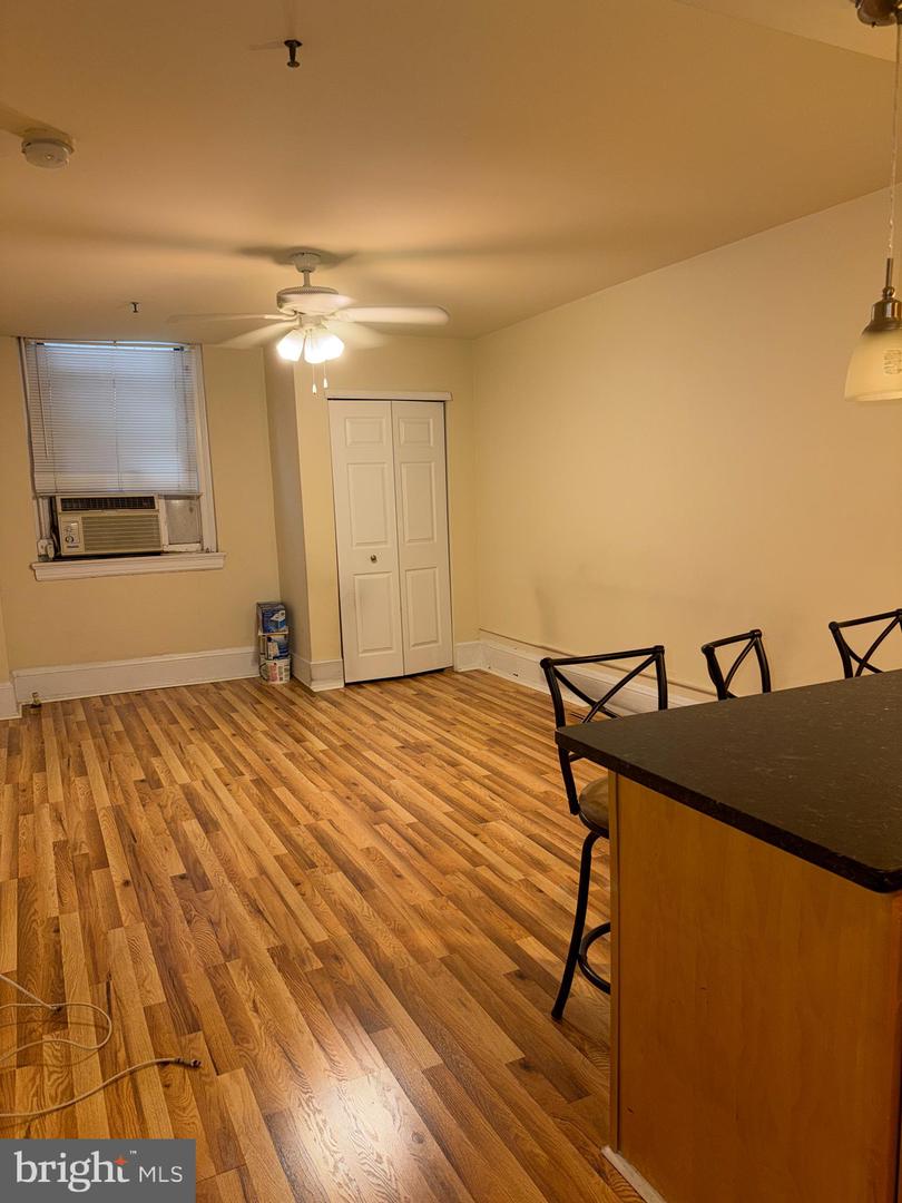 1324 Locust St #206 Property Photo 9
