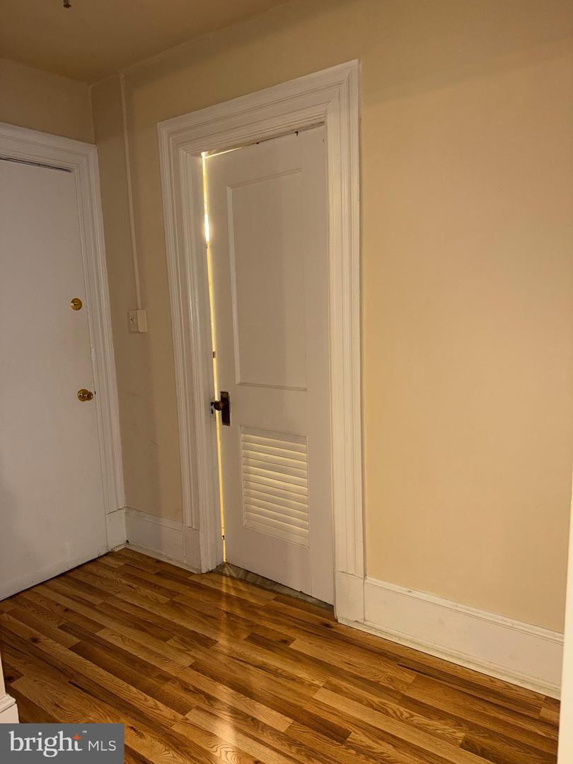 1324 Locust St #206 Property Photo 17
