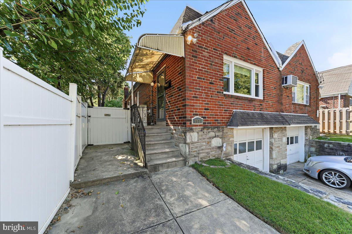 6931 Oakley St Property Photo 2