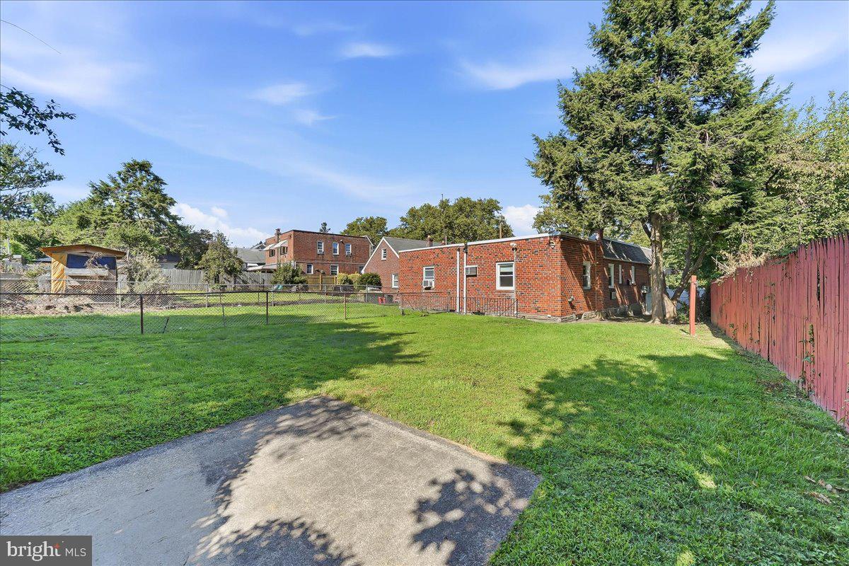 6931 Oakley St Property Photo 7