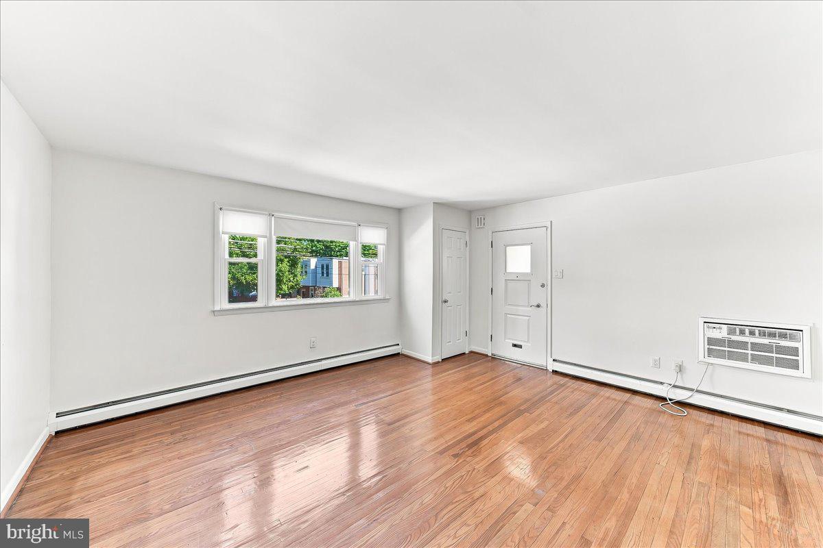 6931 Oakley St Property Photo 10
