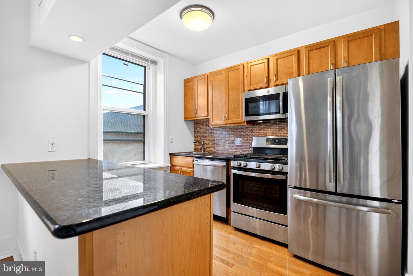 334 S 12th St #3f Property Photo 1