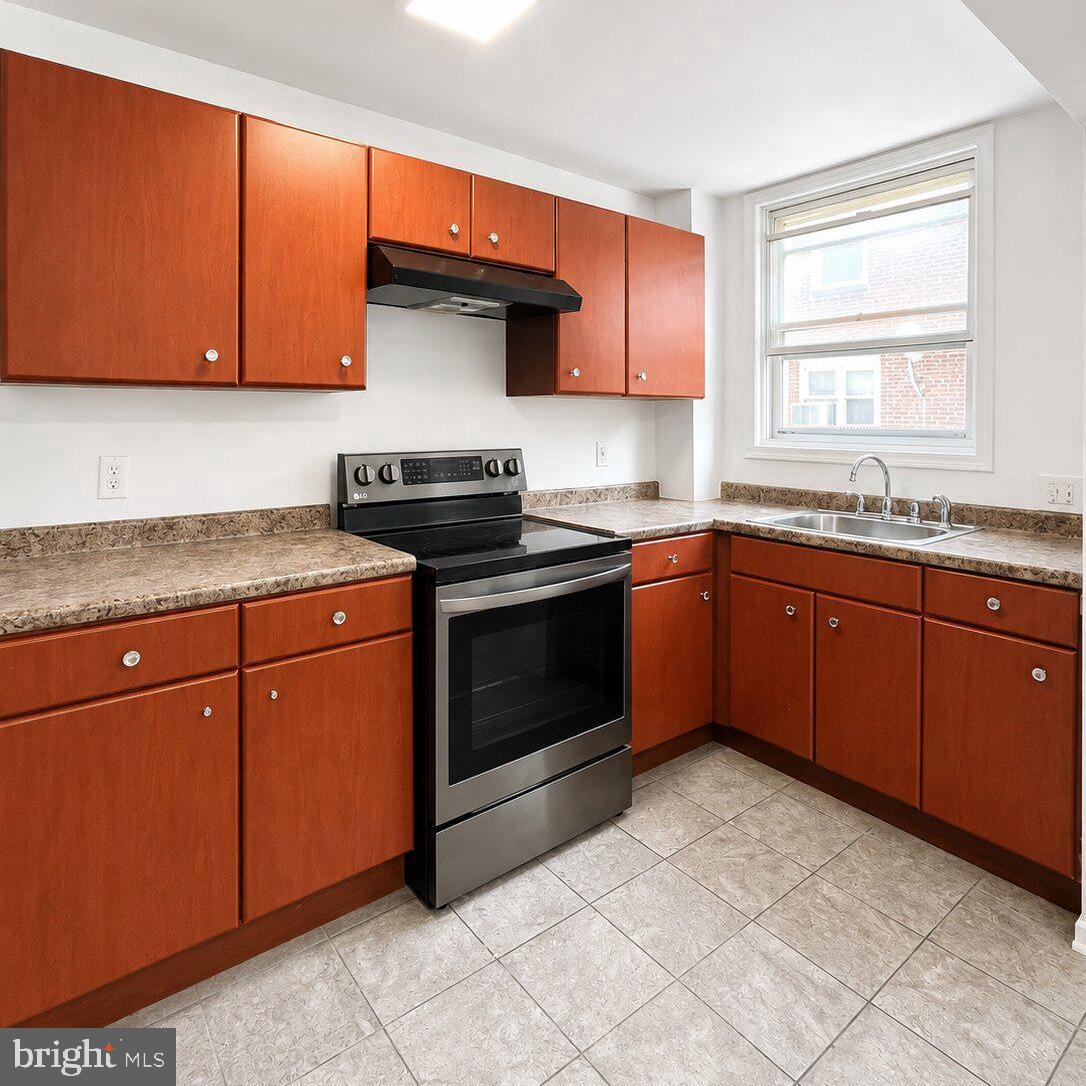 1419 Lardner St Property Photo 3