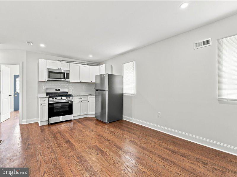 7134 Guyer Ave Property Photo 4