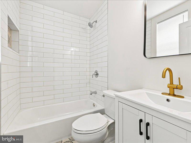 7134 Guyer Ave Property Photo 5